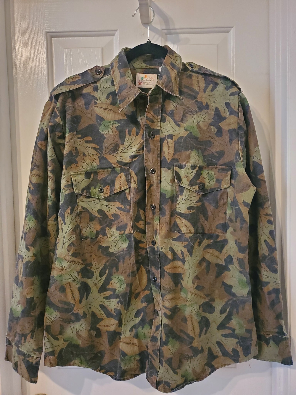 Vintage! Kelly Cooper Tru-Leaf Design Field Shirt. Size M. Great Condition.